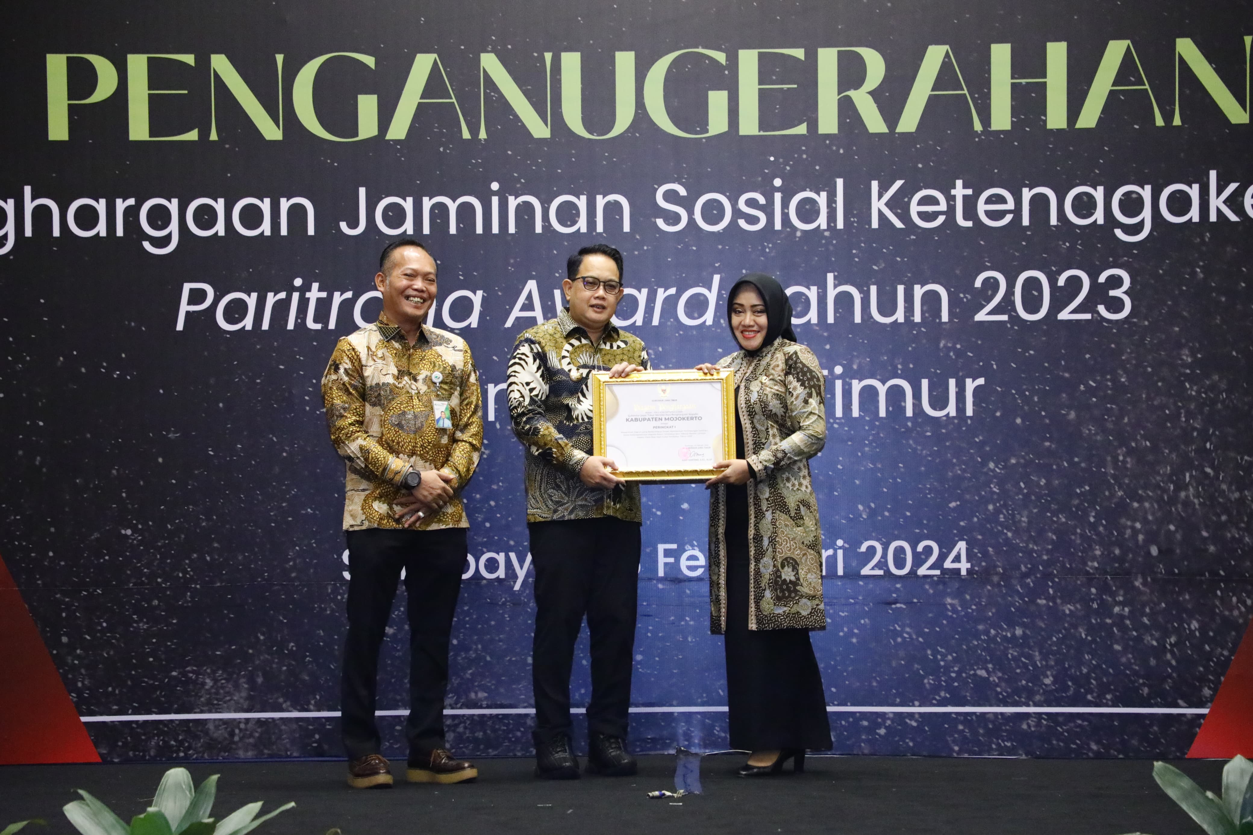 Pemkab Mojokerto Raih Penghargaan Paritrana Awards Terbaik I Dari BPJS ...