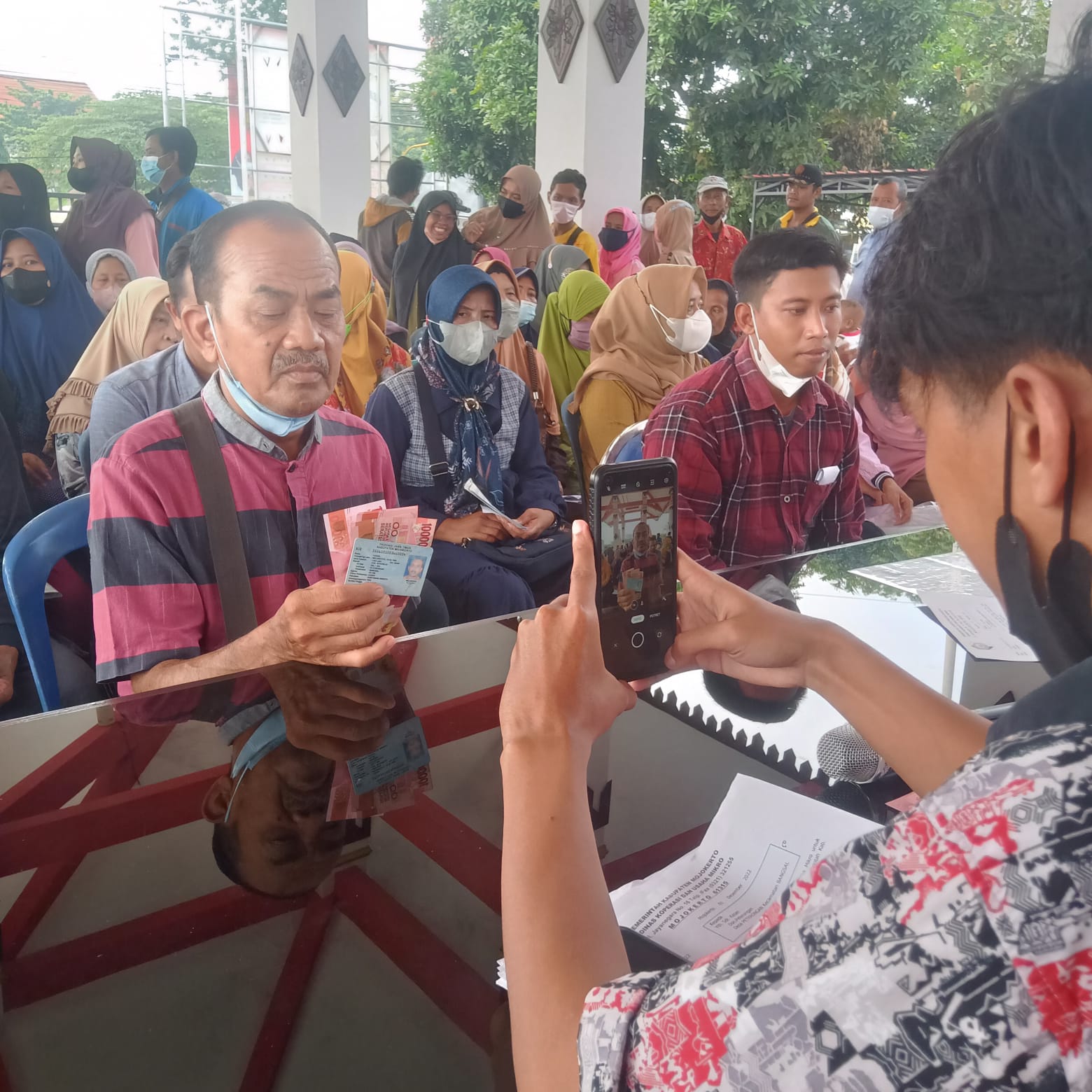 PENYALURAN BANTUAN SOSIAL BAGI PELAKU USAHA MIKRO SE KECAMATAN BANGSAL