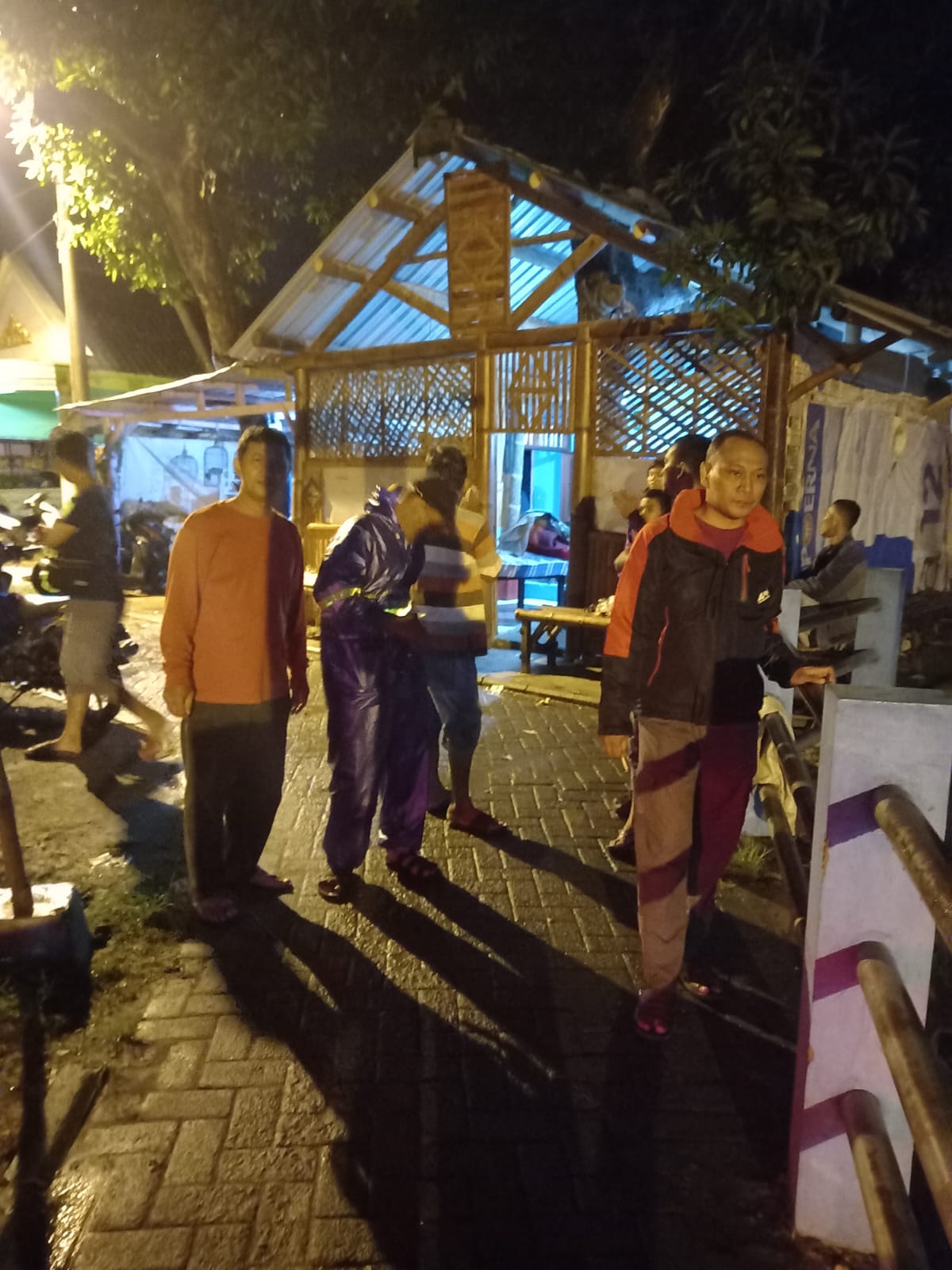 PEMANTAUAN DEBIT AIR DI DAM PUDAKSARI DAN DAM TINGGARBUNTUT OLEH BAPAK CAMAT BANGSAL