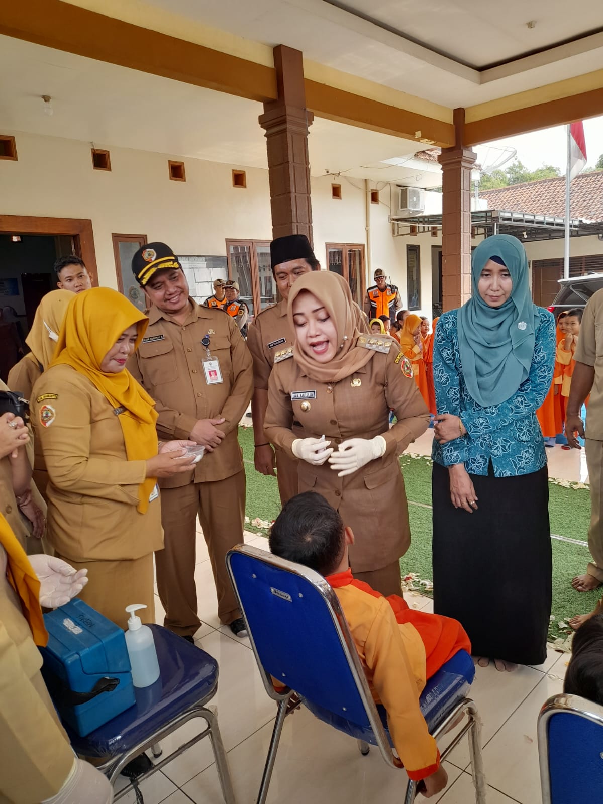 Dinas Kesehatan   Sukseskan Sub Pin Plio 2024 Dinkes Sasar Ratusan Balita Di Desa Medali Dengan Vaksin Polio 20240117 150227 