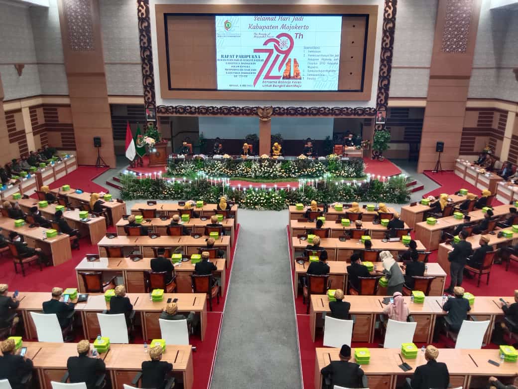 Rapat Paripuirna DPRD Kabupaten Mojokerto tanggal 8 Mei 2022